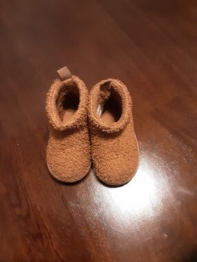 BearPaw Toddler Brown Sherpa  Boots - Size 4